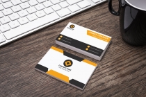 Simple and Creative Business Card Template Screenshot 1