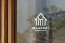 Builder And Real Estate Logo Screenshot 2